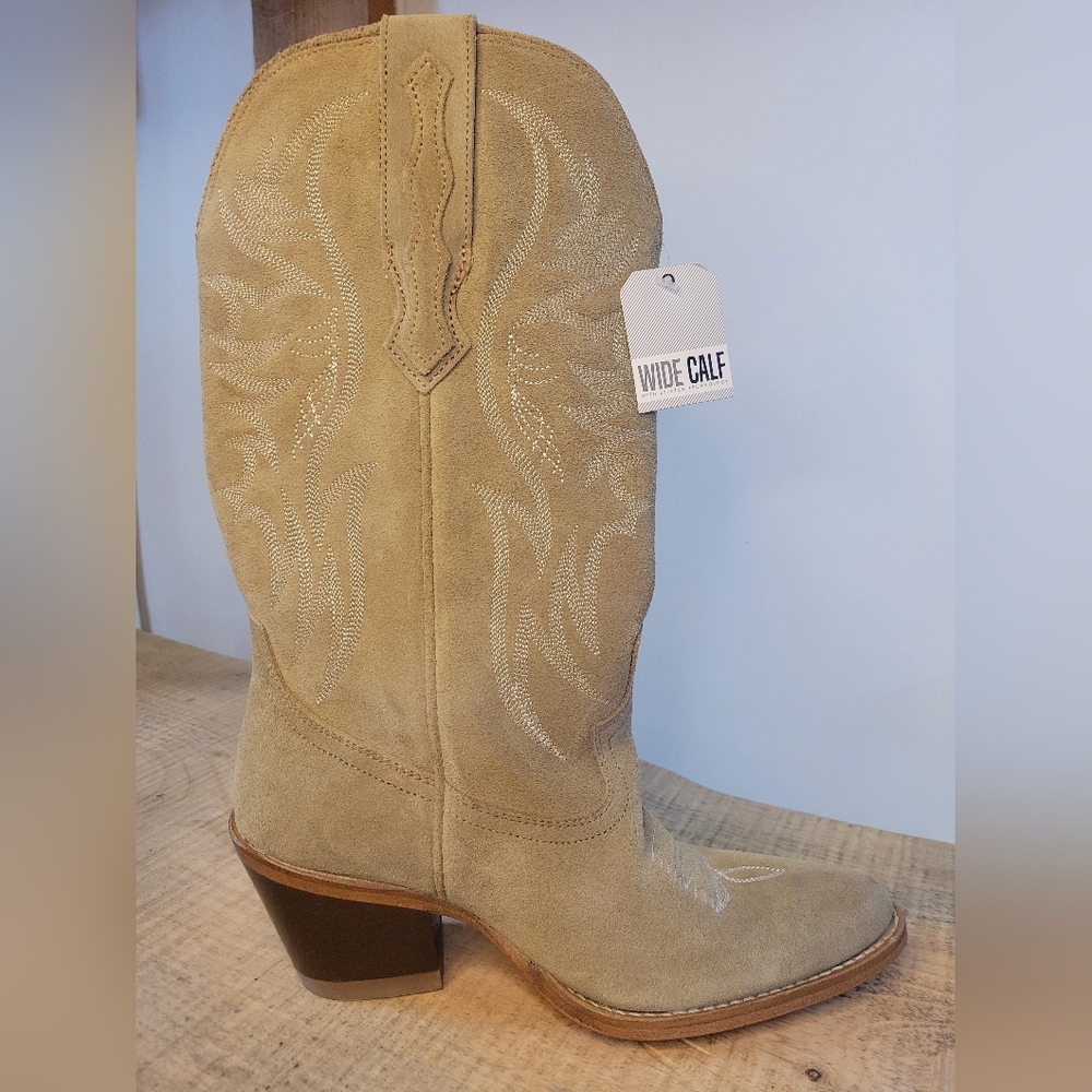 Idyllwind Women's Charmed Life Western Boots - Round Toe 8 Wide Calf